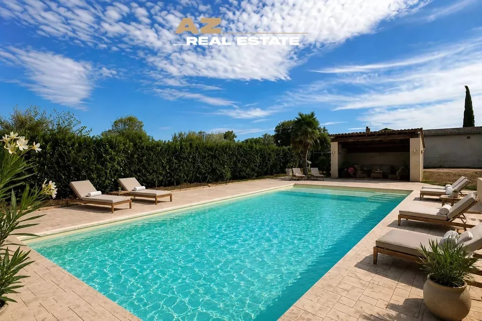 Charming Property in a Medieval Village 610 000 Euro