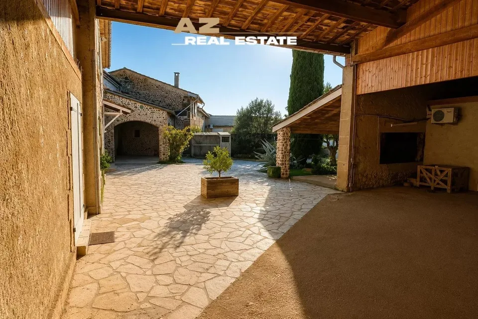 Charming Property in a Medieval Village 610 000 Euro
