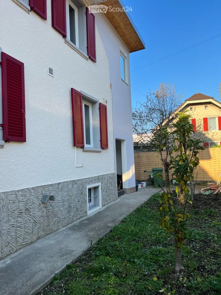 Semidoppia con carport e giardino in affitto