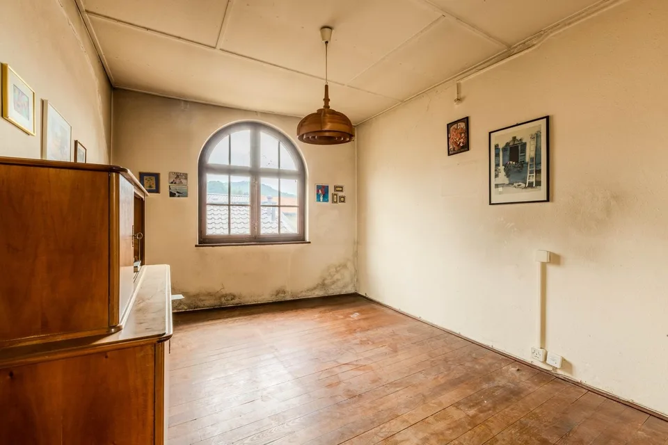 OCCASION - MAISON DE NOYAU 7.5 À RÉNOVER À LIGORNETTO