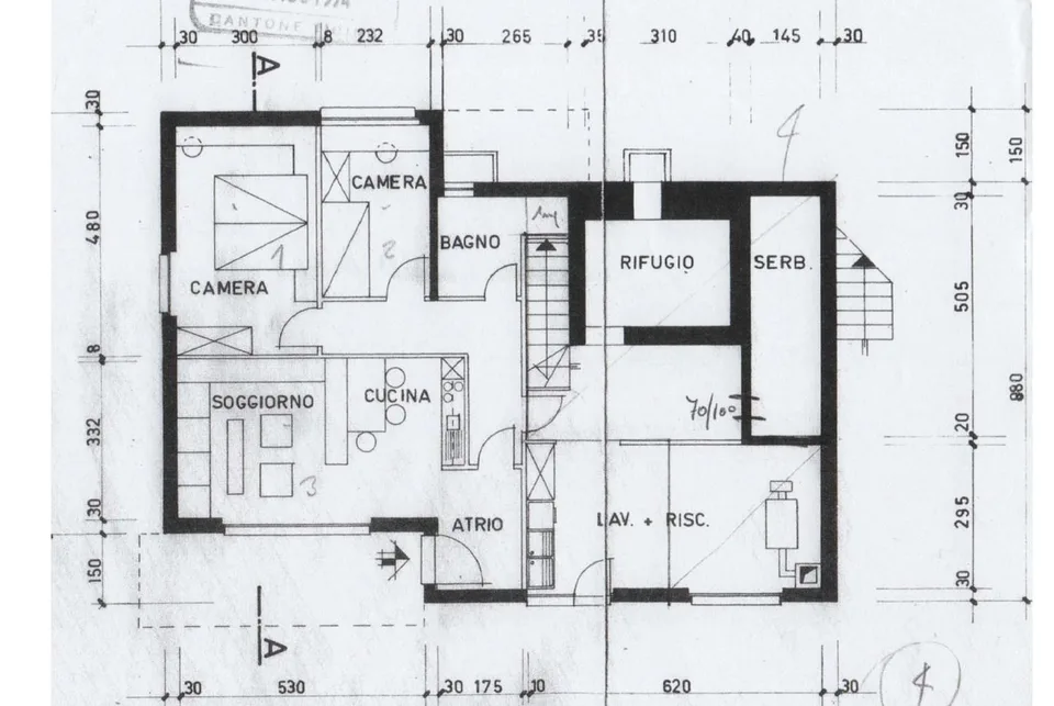 BIFAMILIENHAUS MIT 8,5 ZIMMERN UND BAUGRUNDSTÜCK IN LAMONE