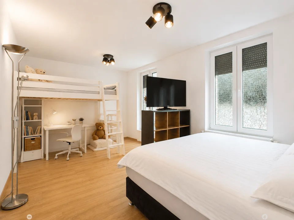 Renovated Multi-Family House with Attractive Return in Biel/Bienne
