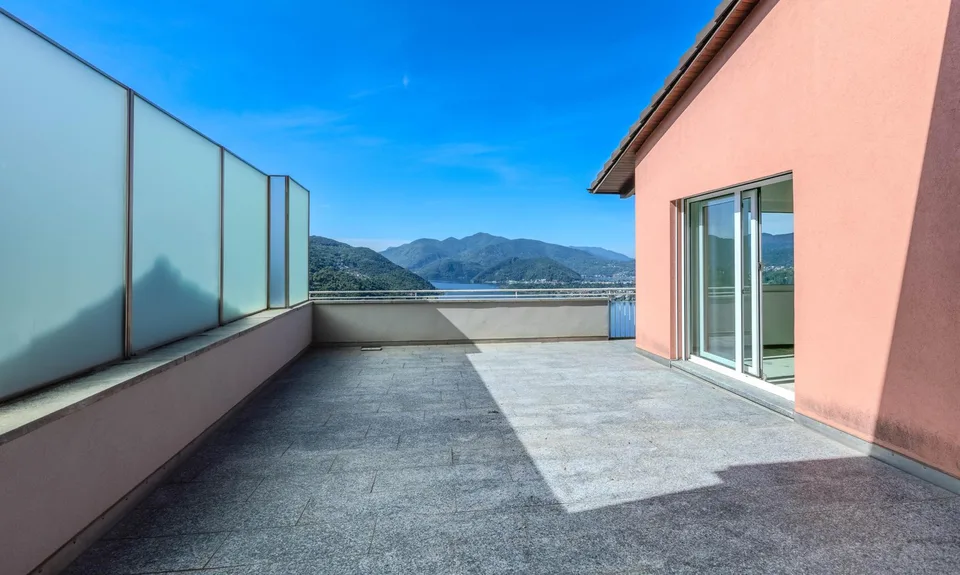 Villa exclusive 5.5 avec piscine et vue à couper le souffle à Muzzano
