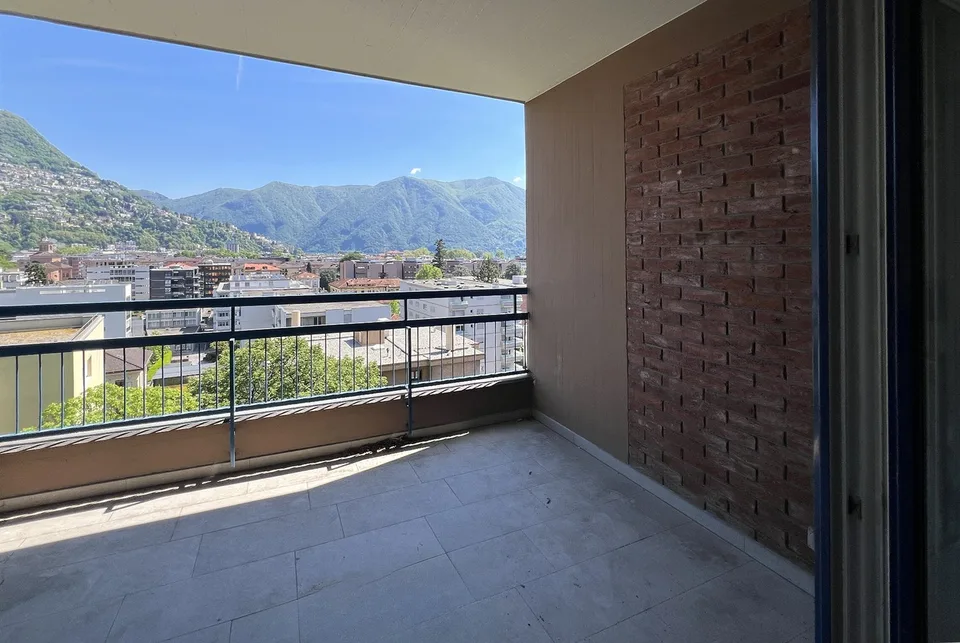 SPLENDIDO 4.5 LOCALI VISTA LAGO IN ZONA CENTRALE A LUGANO