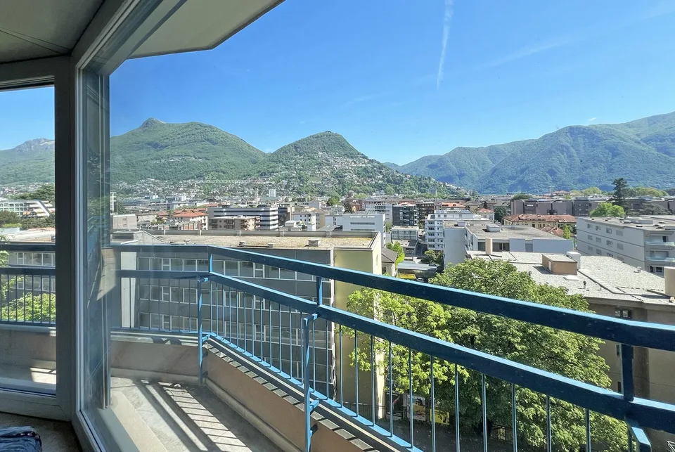 SPLENDIDO 4.5 LOCALI VISTA LAGO IN ZONA CENTRALE A LUGANO