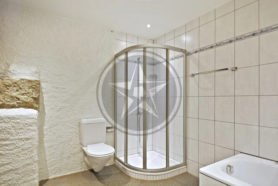 Magnifique ferme mitoyenne rénovée comprenant 2 appartements