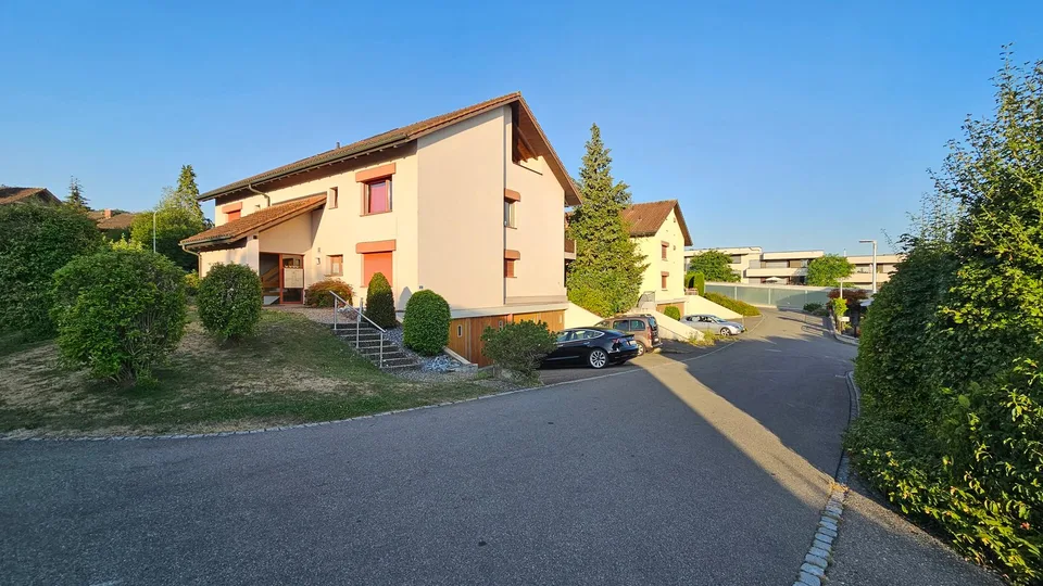 4.5-Zimmer-Maisonette-Wohnung mit zwei Balkonen mit Seesicht