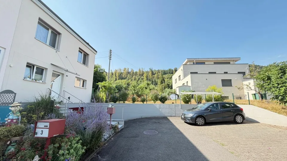 Grosszügiges Einfamilienhaus mit Garage, viel Platz und schönem Raumangebot