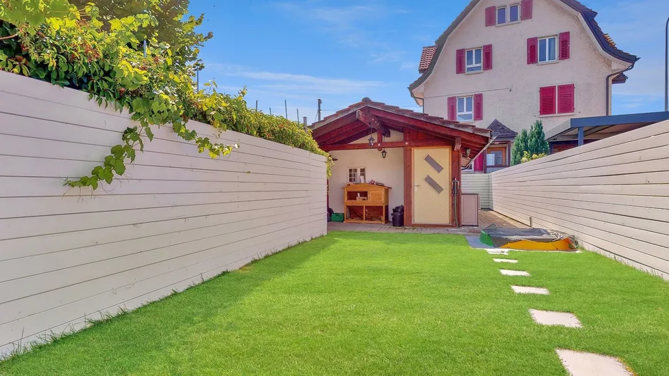 Charming 5.5-room row house in Niederuzwil - Your new family happiness!