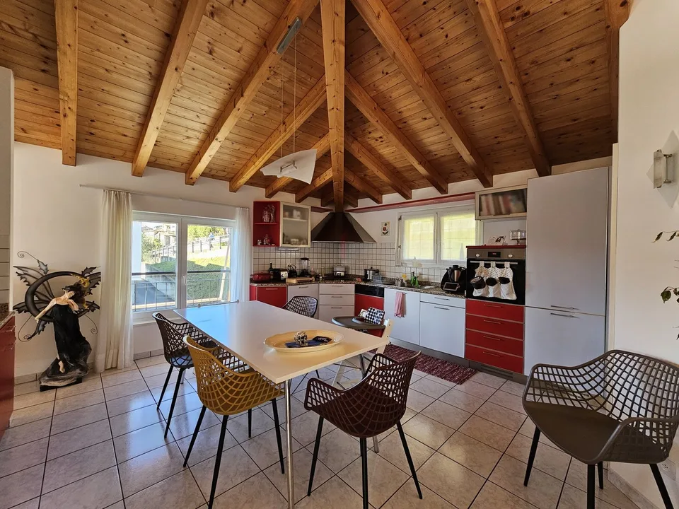 FANTASTICA BIFAMILIARE CON VISTA MOZZAFIATO