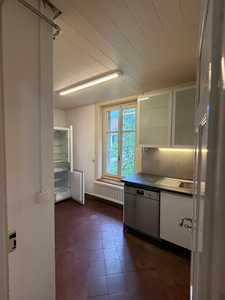 Appartement charmant de 2 pièces dans un immeuble ancien – disponible immédiatement