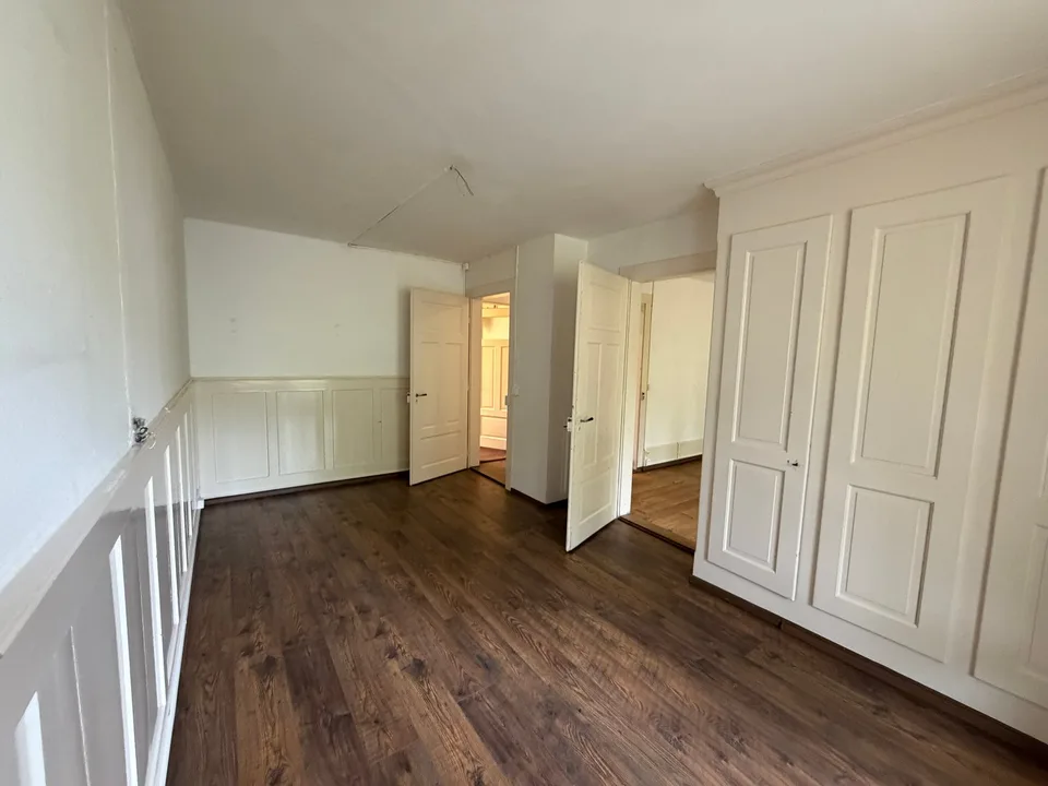 Appartement charmant de 2 pièces dans un immeuble ancien – disponible immédiatement
