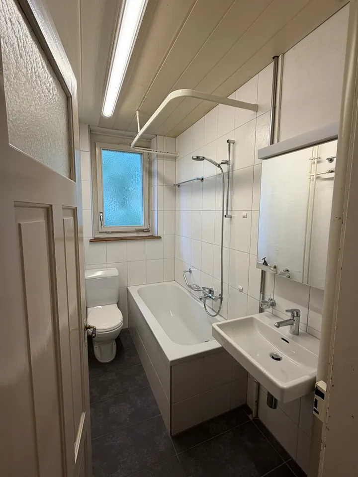 Appartement charmant de 2 pièces dans un immeuble ancien – disponible immédiatement