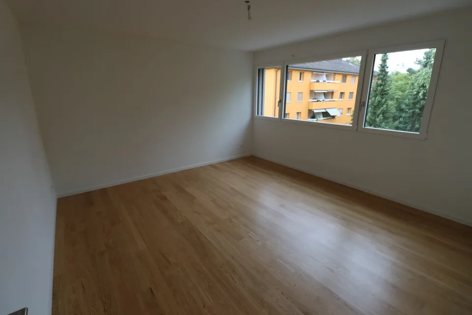 Moderne 4.5-Zimmerwohnung mit grosser Terrasse in Binningen