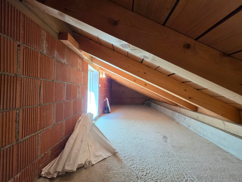 Cozy, spacious attic apartment!