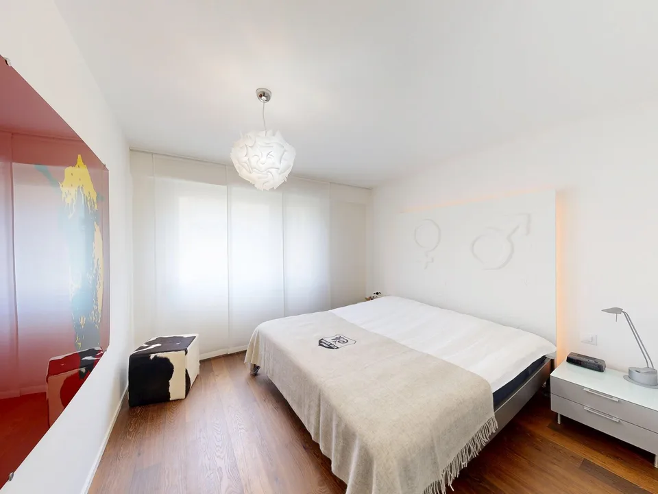 Maisonette- Attikawohnung mit grosser Dachterrasse und Poolanlage