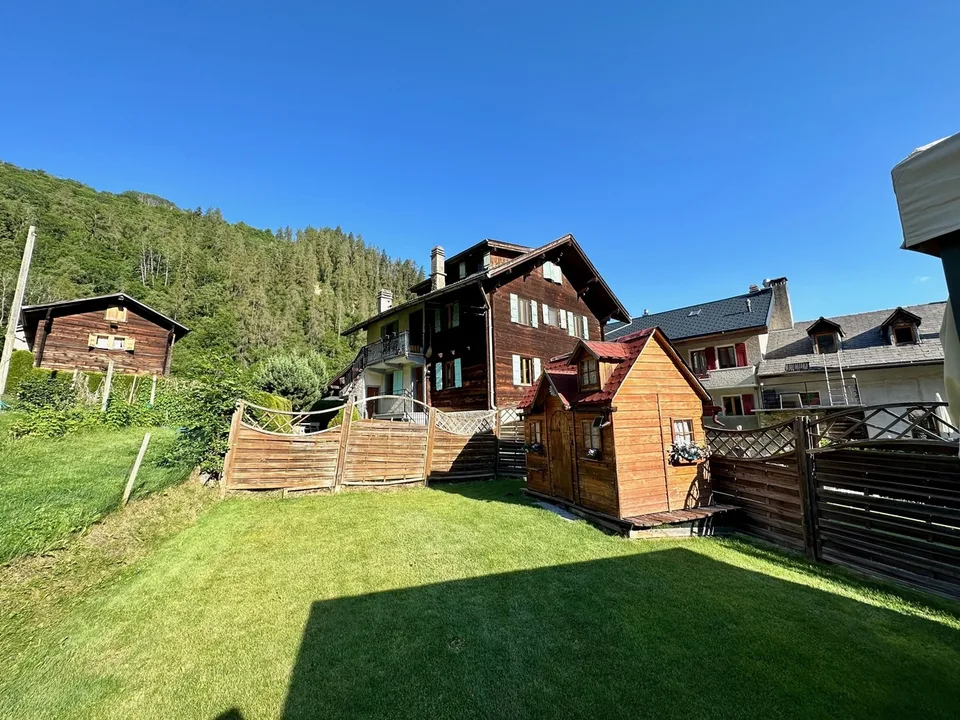 Une demi-maison villageoise 5,5 pces avec beaucoup de charme à Nendaz
