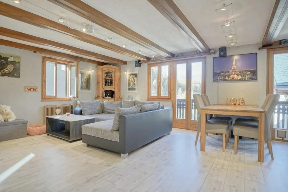 Une demi-maison villageoise 5,5 pces avec beaucoup de charme à Nendaz