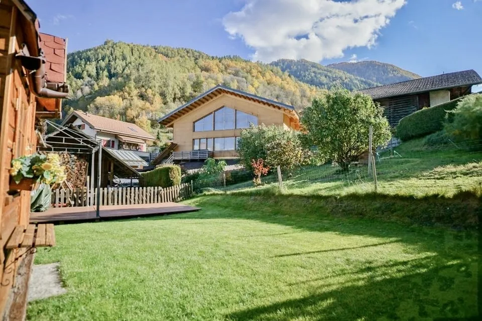 Une demi-maison villageoise 5,5 pces avec beaucoup de charme à Nendaz