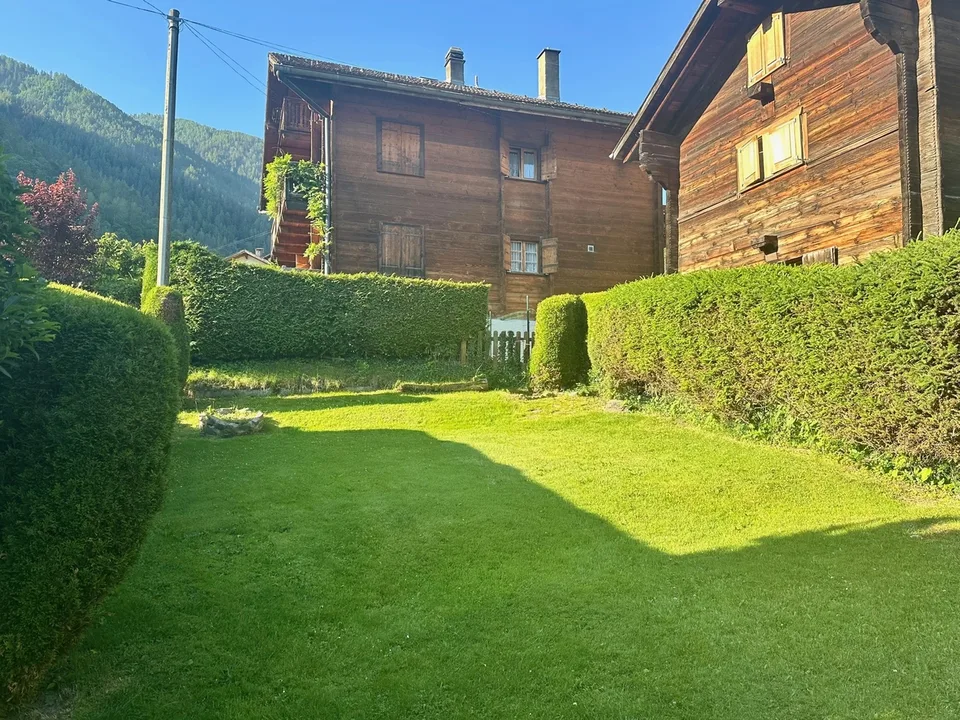 Une demi-maison villageoise 5,5 pces avec beaucoup de charme à Nendaz