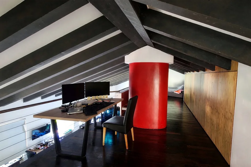 Immeuble plurifamilial avec deux appartements et espace commercial