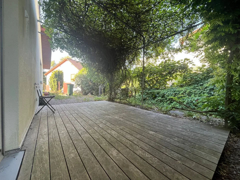 Affascinante casa a schiera di 5,5 locali a Safenwil – disponibile immediatamente