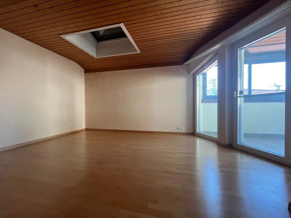 Affascinante casa a schiera di 5,5 locali a Safenwil – disponibile immediatamente
