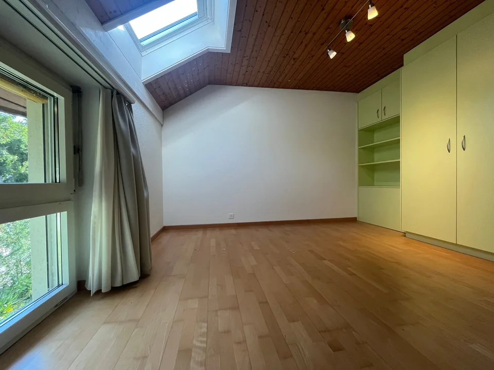 Affascinante casa a schiera di 5,5 locali a Safenwil – disponibile immediatamente