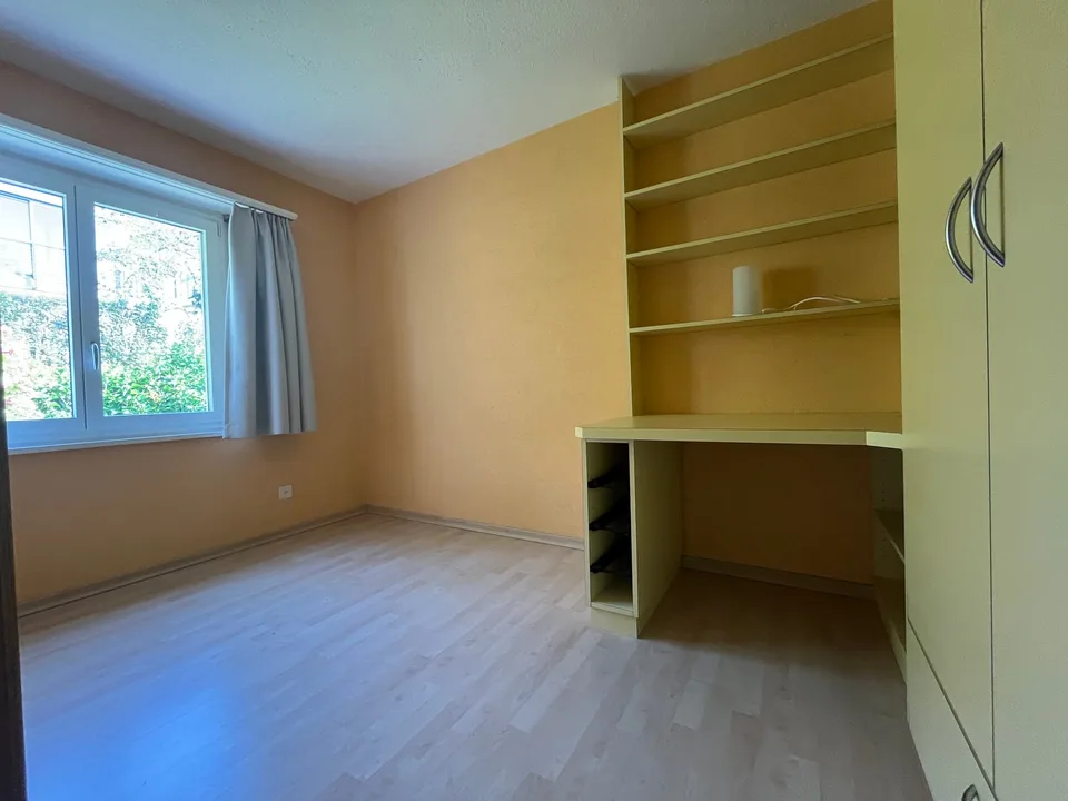 Affascinante casa a schiera di 5,5 locali a Safenwil – disponibile immediatamente