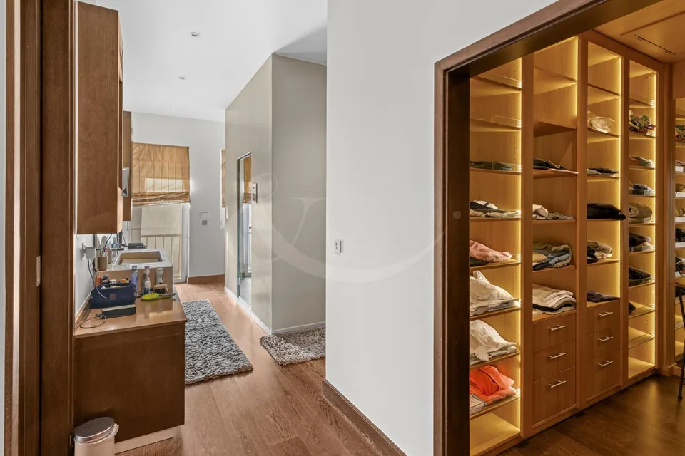 Anières Dorf, eine seltene Dachgeschosswohnung mit Blick auf den See