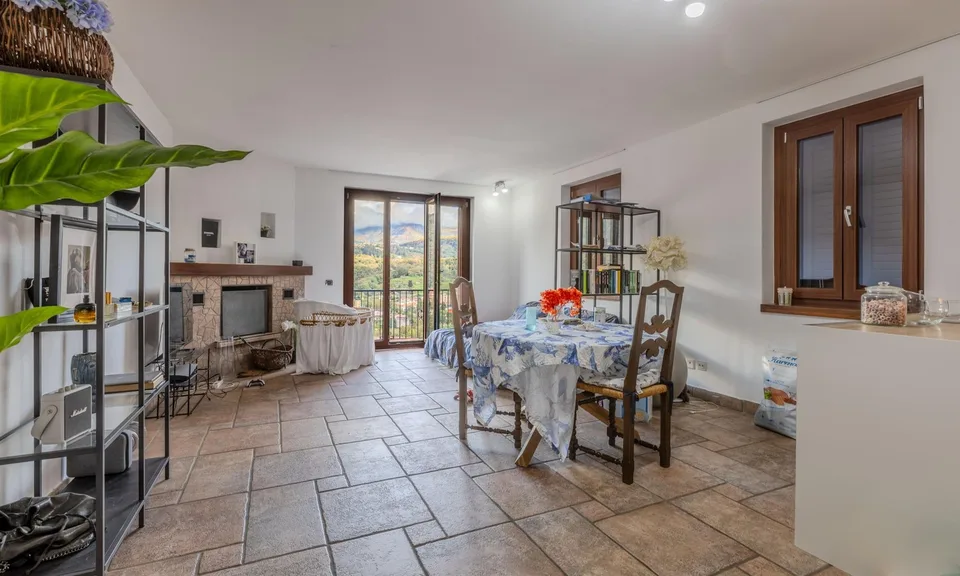 CASA 4.5 LOCALI CON MONOLOCALE ANNESSO E VISTA A TORRICELLA