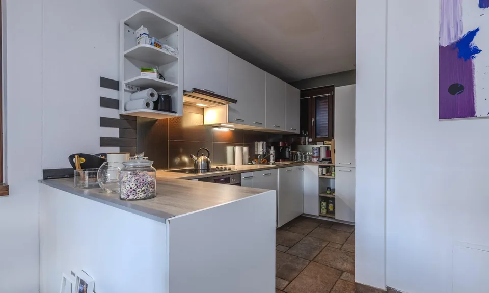 CASA 4.5 LOCALI CON MONOLOCALE ANNESSO E VISTA A TORRICELLA