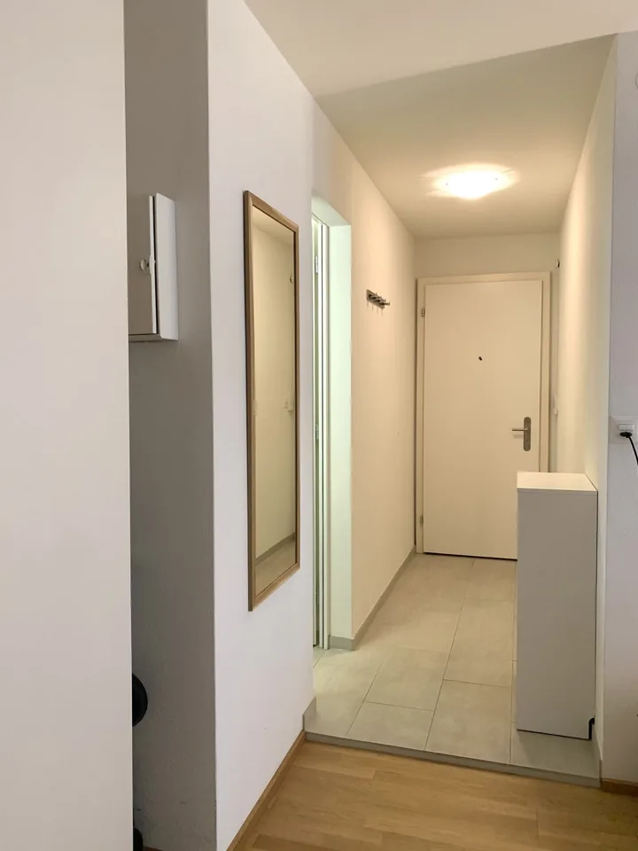 Studio in quiet side street, centrally located