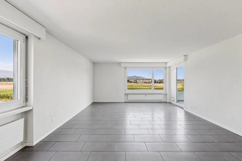 Komplett sanierte 4.5-Zimmer-Wohnung mit grosszügigem Balkon und We...