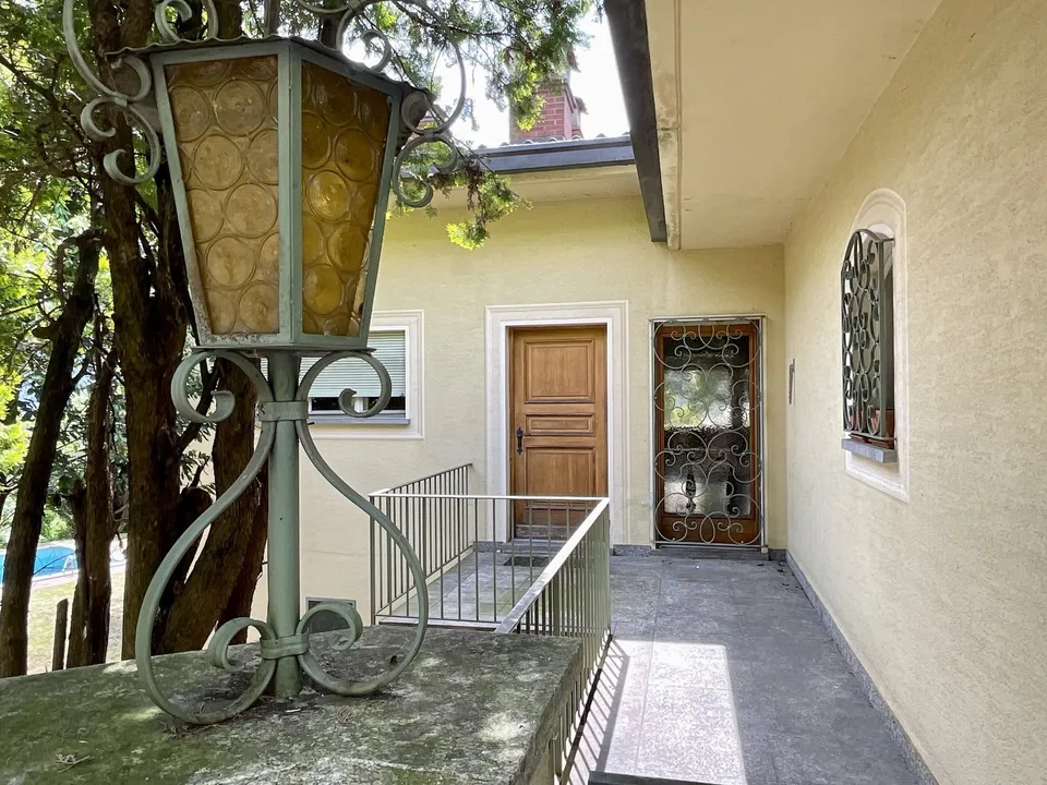 Morbio Inferiore - Villa zur Renovierung zu verkaufen