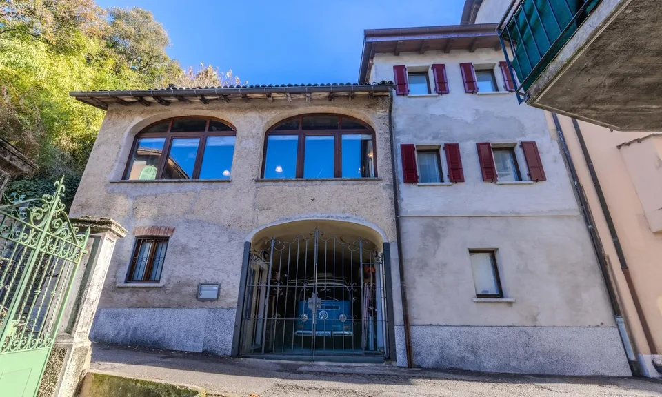 SPLENDIDA CASA 5.5 LOCALI RINNOVATA CON CHARME A CASTELROTTO