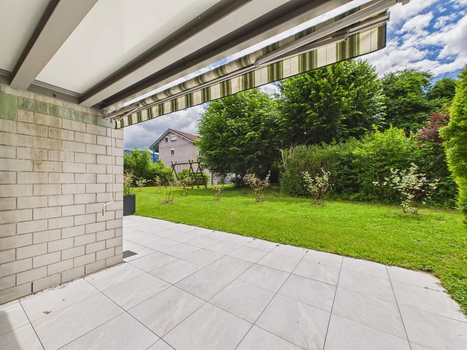 Bell'appartamento di 3.5 locali con terrazza e giardino nel cuore di Glovelier