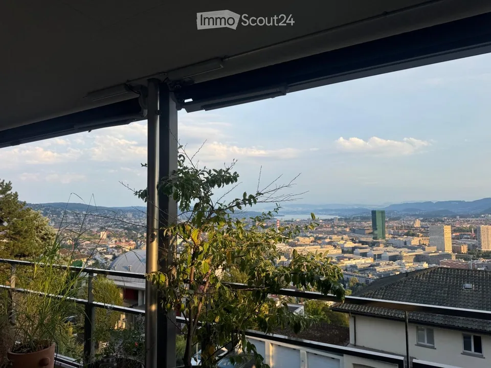 3.5-Zimmer-Wohnung mit Balkon und Aussicht in Zürich-Höngg