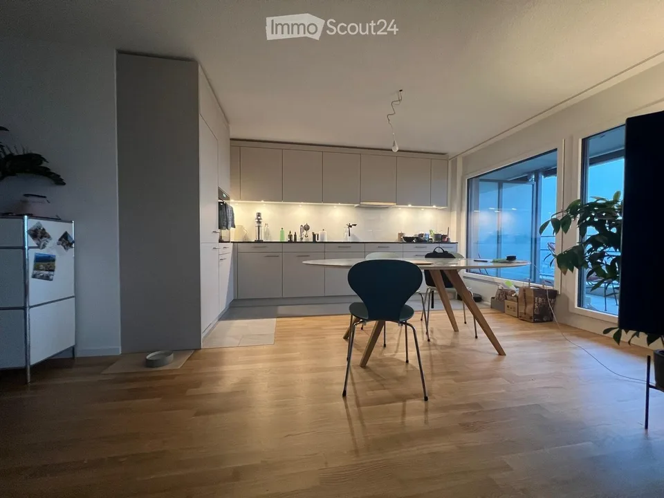 3.5-Zimmer-Wohnung mit Balkon und Aussicht in Zürich-Höngg