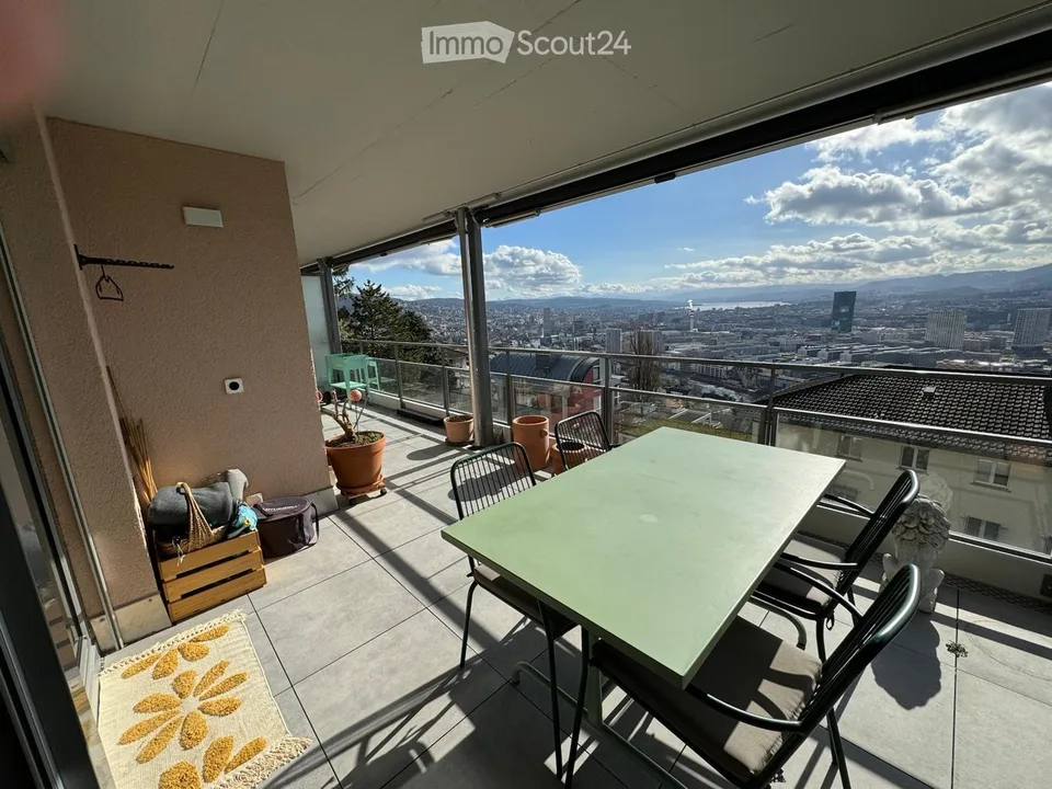 3.5-Zimmer-Wohnung mit Balkon und Aussicht in Zürich-Höngg