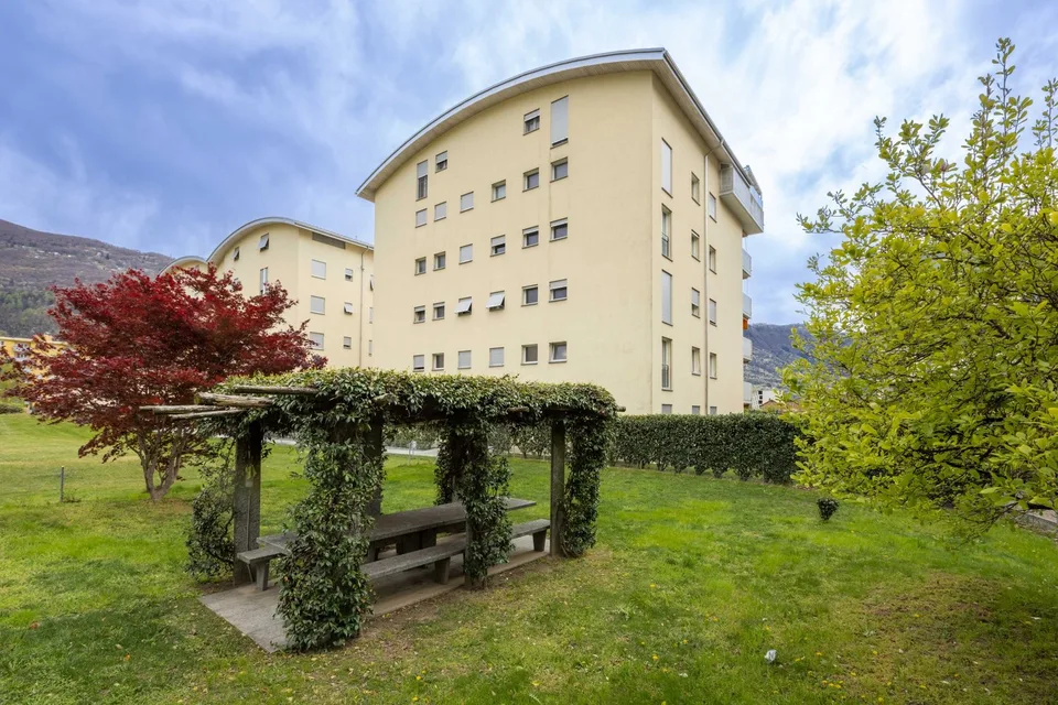 Spacieux 4.5 pièces avec balcon dans un quartier stratégique à Bellinzona