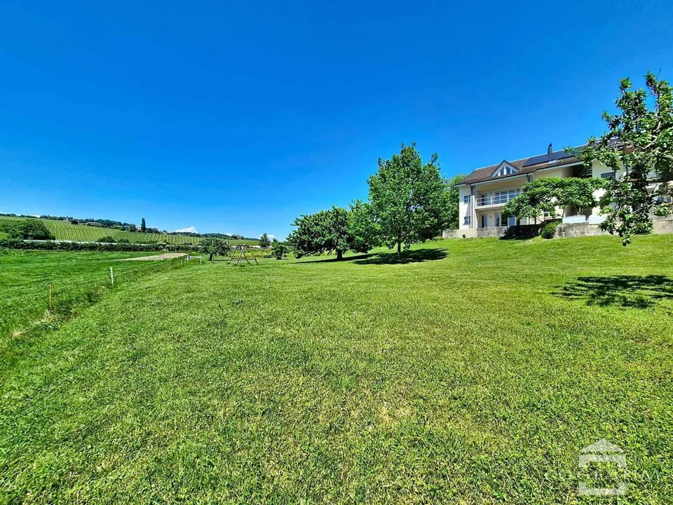 The serenity of the countryside, 10 minutes from Morges, large semi-detached house