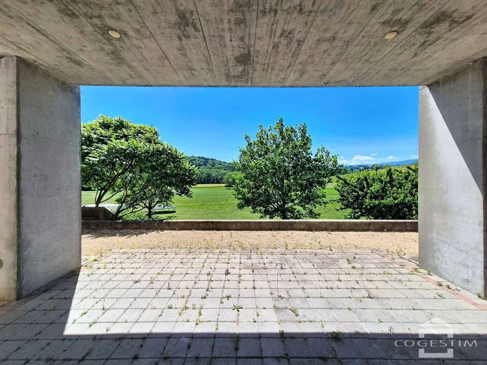 The serenity of the countryside, 10 minutes from Morges, large semi-detached house