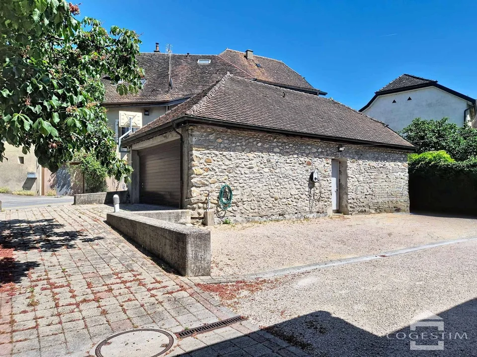 The serenity of the countryside, 10 minutes from Morges, large semi-detached house