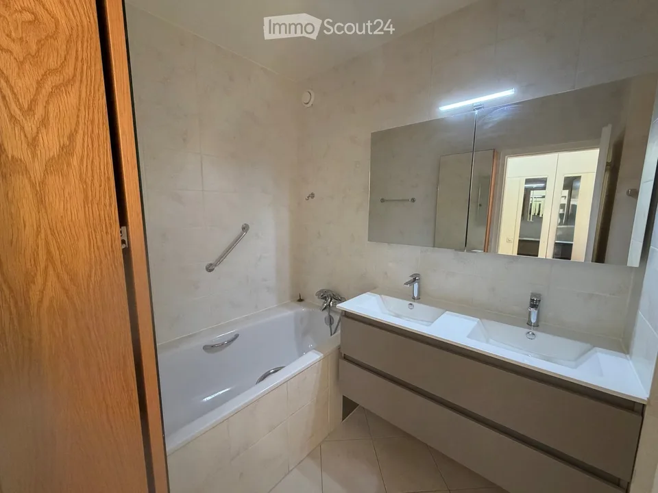 Ampio appartamento di 5 locali con balcone a Ginevra – Route de Frontenex