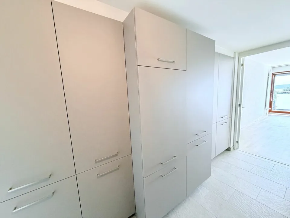 Studio renoviert mit Betreuung und Blick auf den See