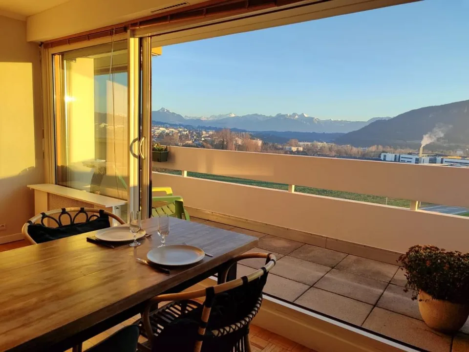 Attico traversante - Vista panoramica Mont-Blanc & Jura - 101 m² -