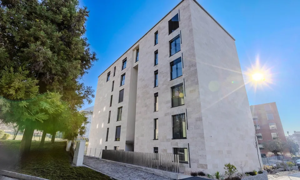 Wunderschöne und geräumige 2.5-Zimmer-Wohnung mit Terrasse in Pregassona