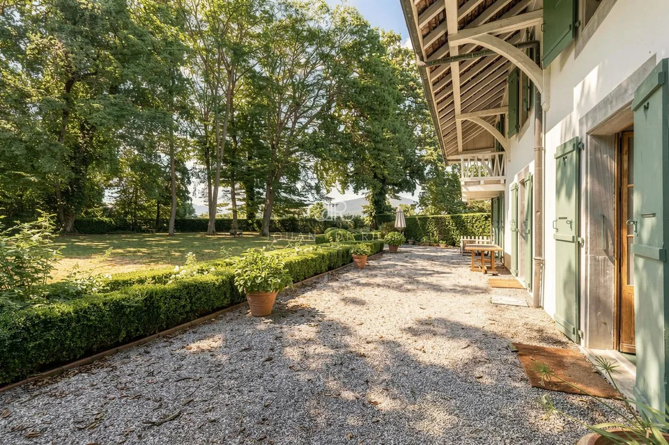 Elegantes Haus mit Charakter im Herzen der Genfer Campagne