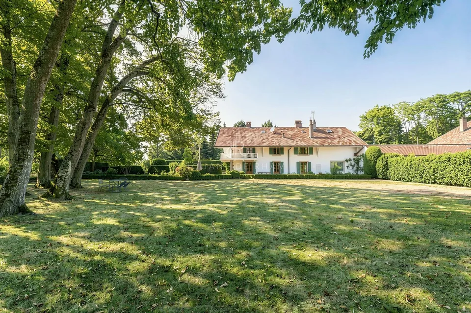 Elegantes Haus mit Charakter im Herzen der Genfer Campagne